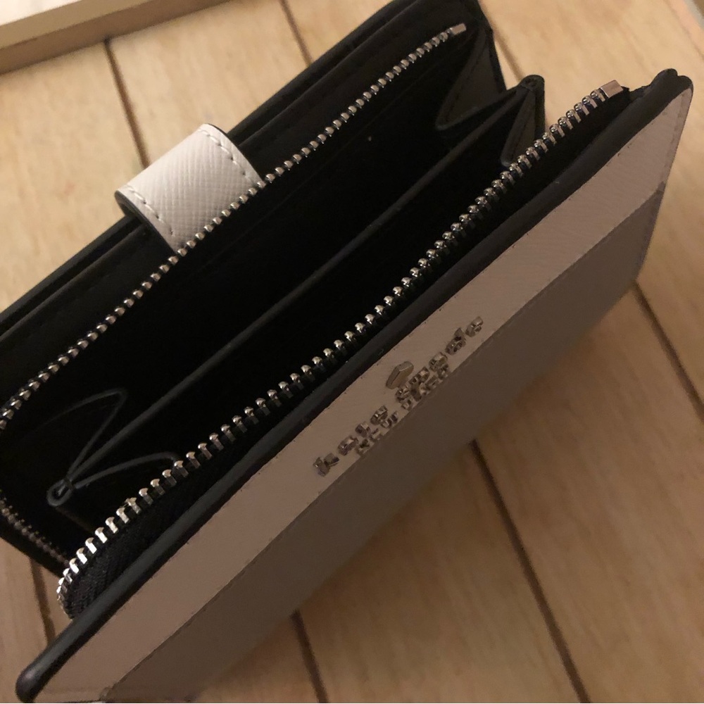 Kate Spade Wallet - Picture 3 of 5